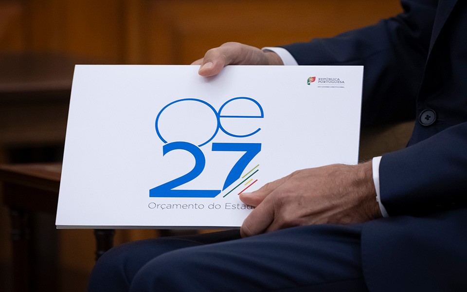 Orçamento de Portugal para 2027: Crescimento, Salário Mínimo e Recorde de Dividendos da CGD