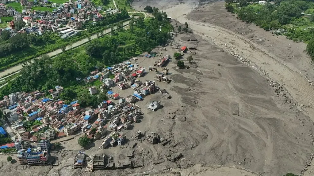 Nepal: 55 muertos y 403 desaparecidos tras avalancha e inundaciones