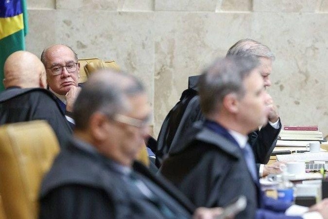 STF no centro do poder: Lula e Flávio Bolsonaro dependem de Gilmar Mendes, diz constitucionalista