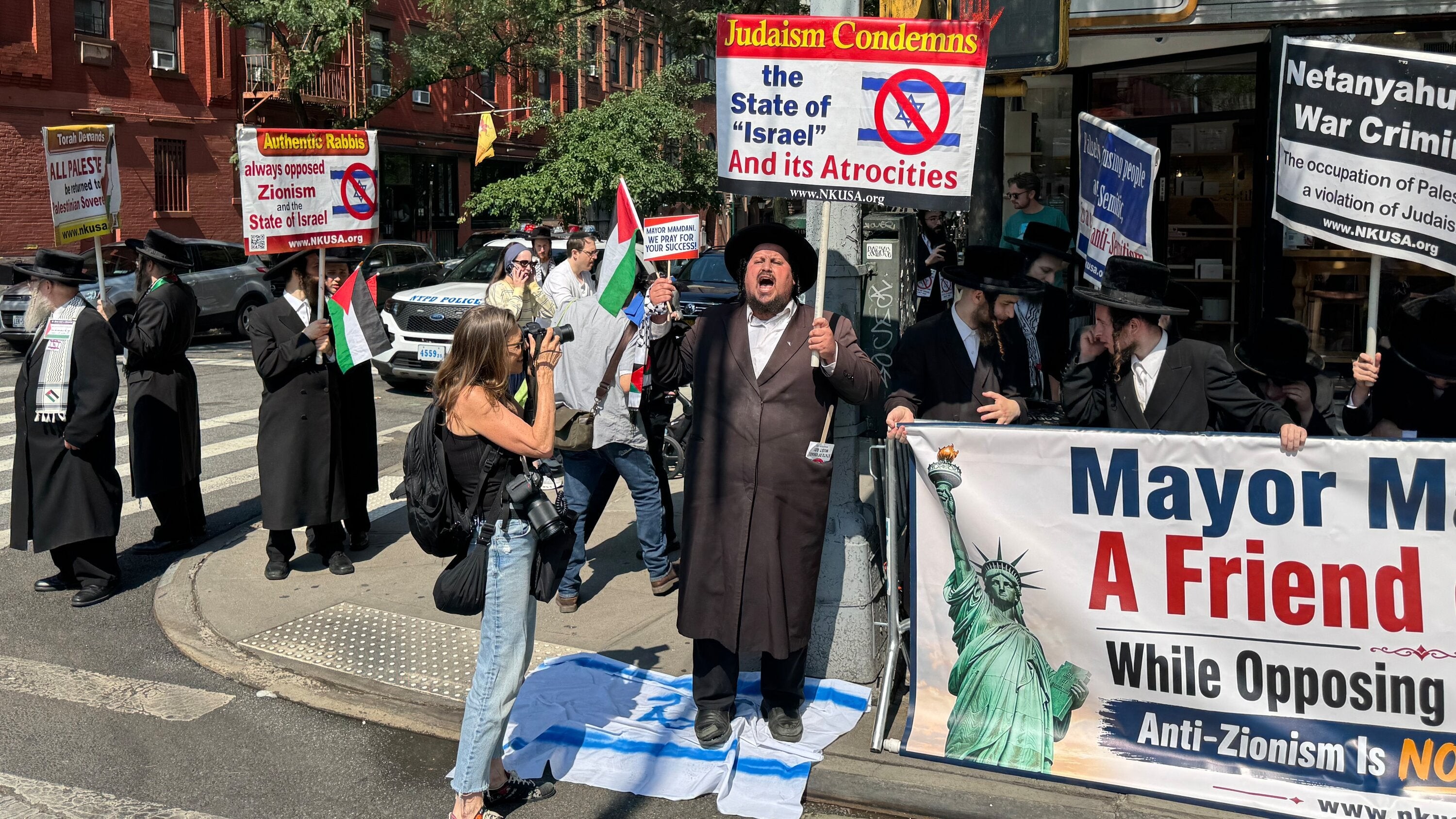 Deportation Looms for Anti-Zionist Hasidic Jew Over Flag Protest in New York