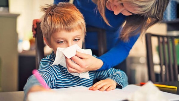 الخناق الحنجري عند الأطفال: 7 علامات تحذيرية وواجب الأمهات