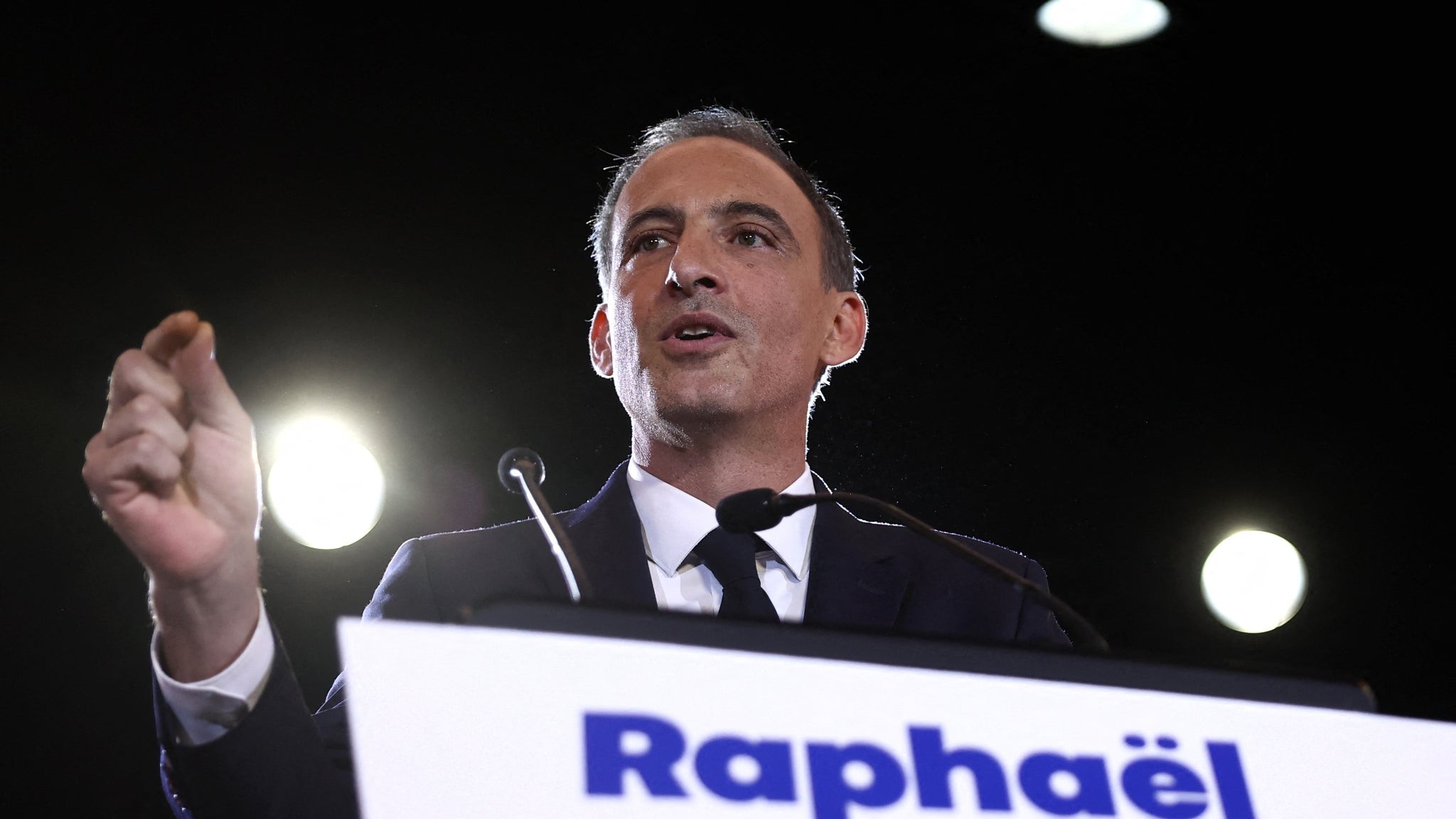 Primaire di manca : Glucksmann vince, u PS si piega à un forestu