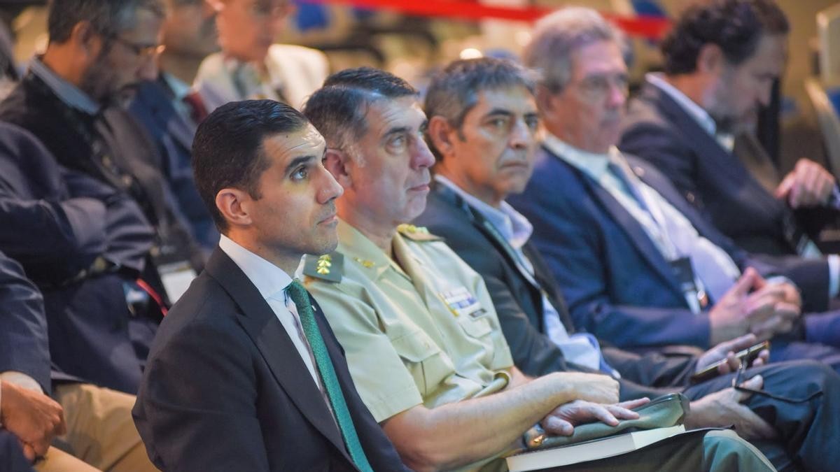 Defensa busca en Catalunya un nuevo impulso: más foros y memoria histórica militar