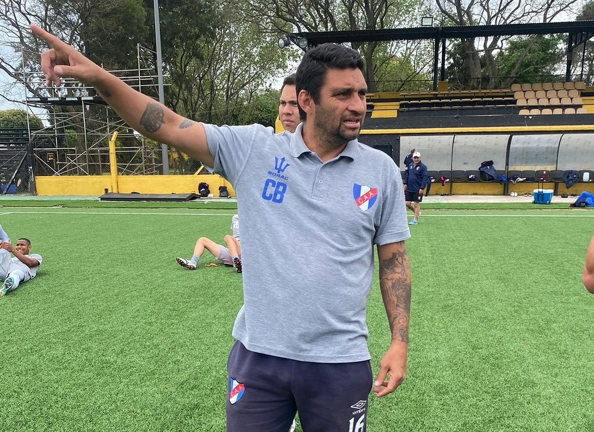 Carlos Bueno criticó con dureza el presente de Peñarol: 'No se ve rebeldía'